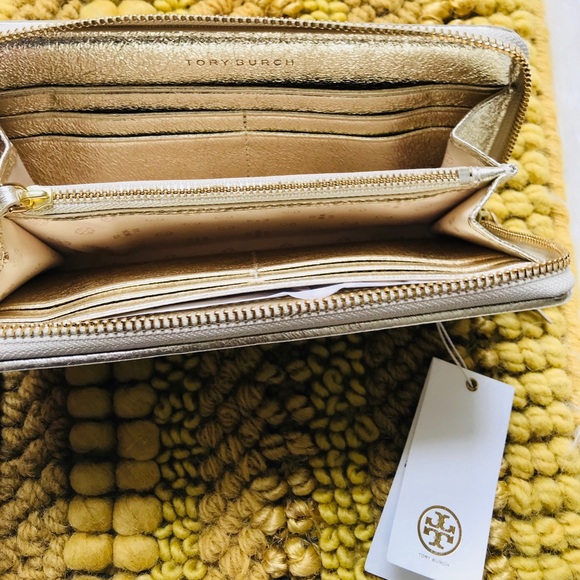 SOLD! NWT Tory Burch Metallic Fleming Quilt Wallet - Picture 6 of 6